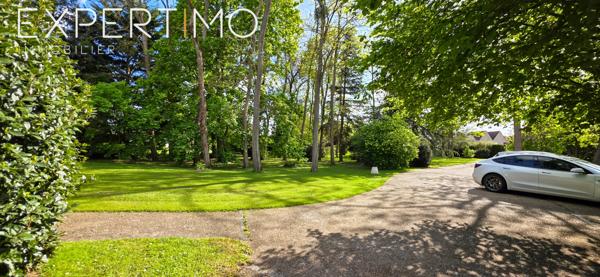 La Norville (91290) Propriété familiale de standing de 228 m² au cœur d’un parc arboré de 4 539 m²
