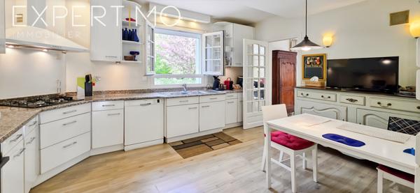 La Norville (91290) Propriété familiale de standing de 228 m² au cœur d’un parc arboré de 4 539 m²