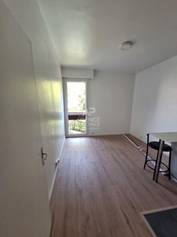 Appartement Maisons-laffitte 1 pièce(s) Loyer 725 €/mois charges comprises **  - Référence  13622