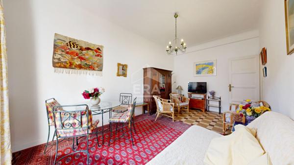 NICE - FLEURS / F. GROSSO : VASTE 2 PIÈCES AVEC BALCON CÔTÉ EST