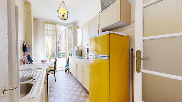 NICE - FLEURS / F. GROSSO : VASTE 2 PIÈCES AVEC BALCON CÔTÉ EST