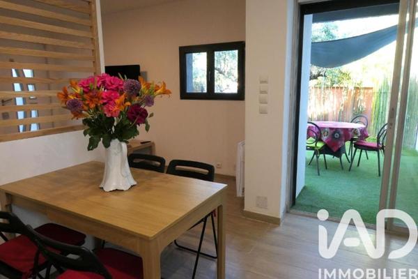 Maison à vendre 10 pièces 225 m² Nîmes-Saint-Césaire