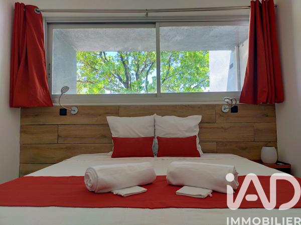 Maison à vendre 10 pièces 225 m² Nîmes-Saint-Césaire