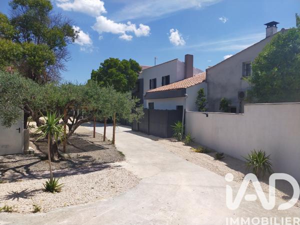 Maison à vendre 10 pièces 225 m² Nîmes-Saint-Césaire
