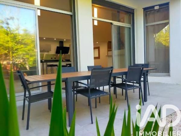 Maison à vendre 10 pièces 225 m² Nîmes-Saint-Césaire