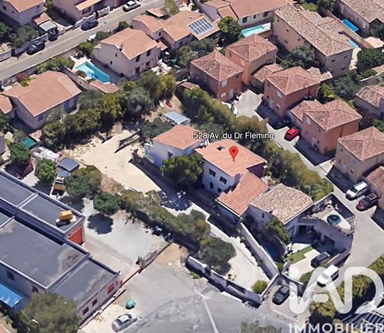 Maison à vendre 10 pièces 225 m² Nîmes-Saint-Césaire