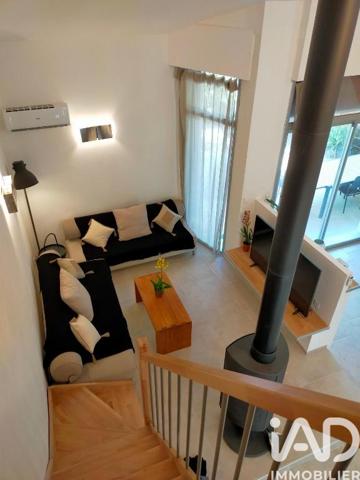 Maison à vendre 10 pièces 225 m² Nîmes-Saint-Césaire