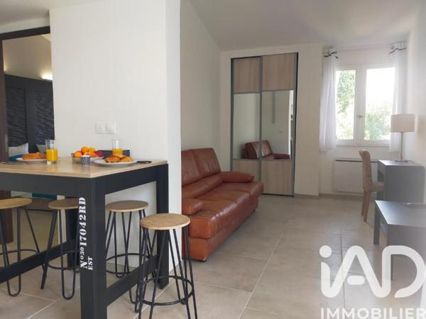 Maison à vendre 10 pièces 225 m² Nîmes-Saint-Césaire