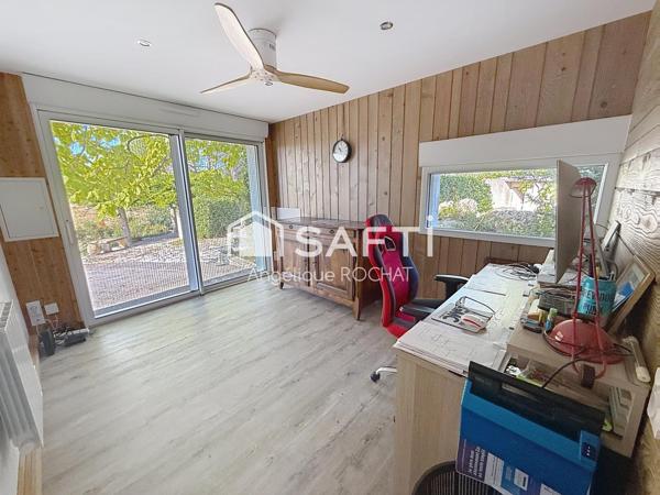 Grande maison avec garage, piscine  sur un grand parc de 6000m2 sur Roujan Gabian