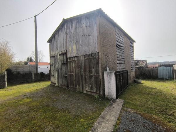 Amoureux de la pierre et de l'ancien, ce bien est fait pour vous !