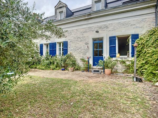 A VENDRE Maison ancienne et terrain d'environ 1100m²