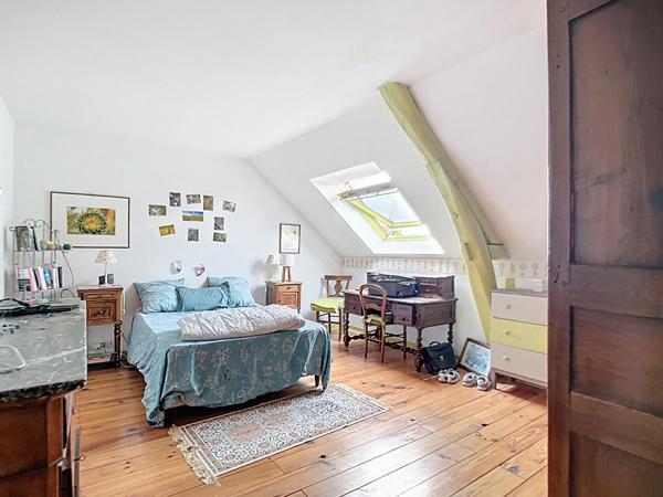 A VENDRE Maison ancienne et terrain d'environ 1100m²