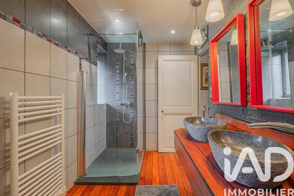 Maison à vendre 10 pièces 231 m² Saint-Martin-d'Uriage
