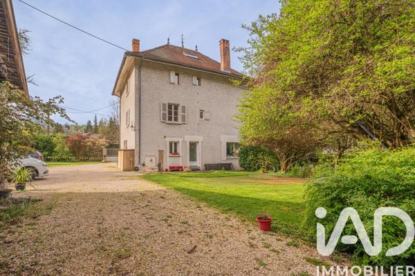 Maison à vendre 10 pièces 231 m² Saint-Martin-d'Uriage