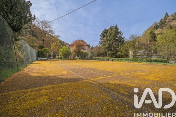 Maison à vendre 10 pièces 231 m² Saint-Martin-d'Uriage
