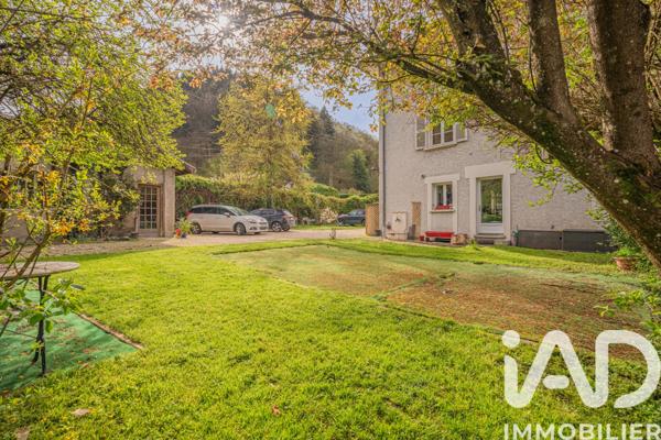 Maison à vendre 10 pièces 231 m² Saint-Martin-d'Uriage