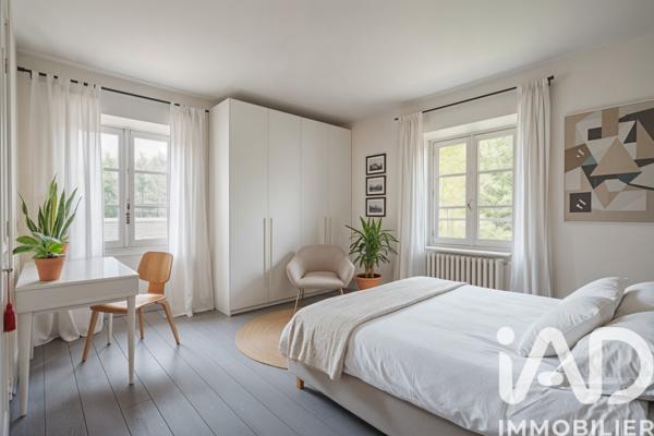 Maison à vendre 10 pièces 231 m² Saint-Martin-d'Uriage