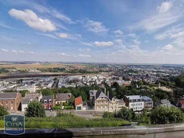 Appartement à louer 4 pièces 84.22m² Laon (02000)