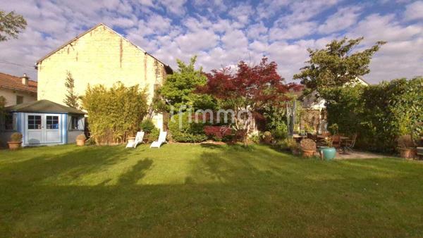Maison de charme avec grand jardin et terrasse – Calme, proche RER C