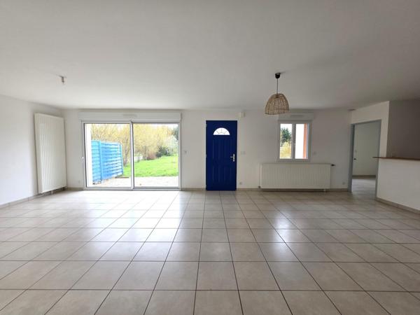 Contemporaine 4 chambres avec grande pièce de vie !