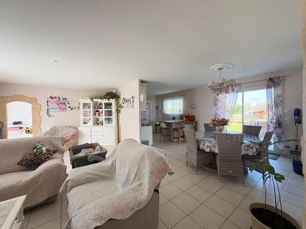 47110 SAINTE LIVRADE SUR LOT Maison de plain pied sainte Livrade sur lot avec piscine