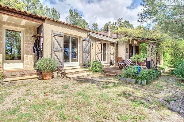 EXCLUSIVITE À VENDRE - VIDAUBAN - Maison T4 avec VUE 88 m² sur 3856m² de terrain arboré en restanques