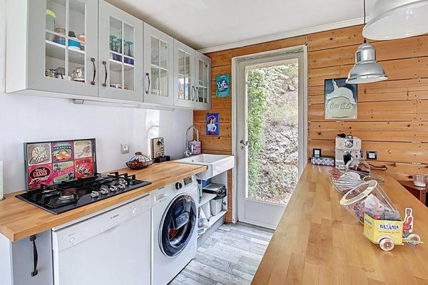 EXCLUSIVITE À VENDRE - VIDAUBAN - Maison T4 avec VUE 88 m² sur 3856m² de terrain arboré en restanques