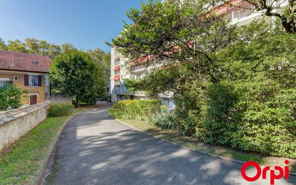 Appartement à vendre    5 pièces • 115,92 m2 Caluire-et-Cuire