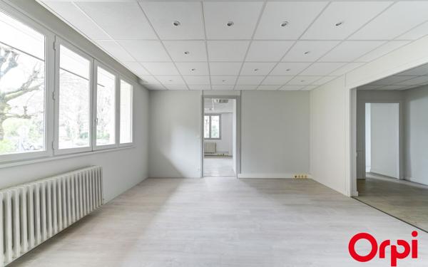 Appartement à vendre    5 pièces • 115,92 m2 Caluire-et-Cuire