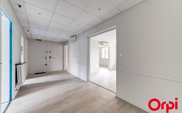 Appartement à vendre    5 pièces • 115,92 m2 Caluire-et-Cuire