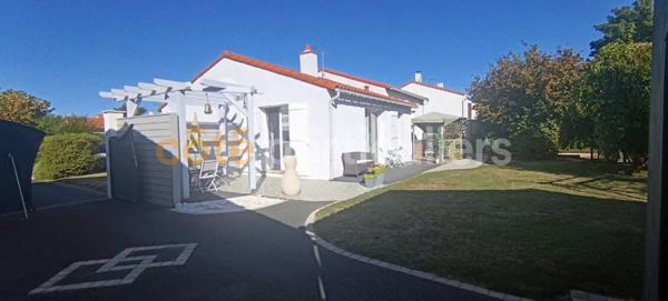 Vente Maison93 m² - 4 Pièces - LES HERBIERS (85500)