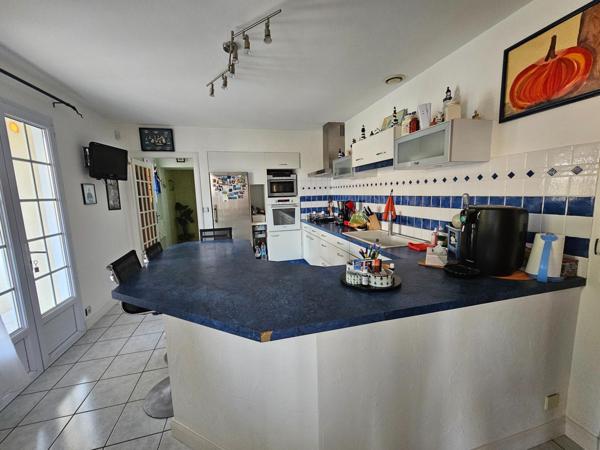 Maison à THOUARS, 79100 - 7 pièces 167m²