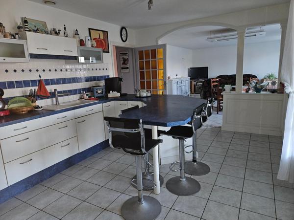 Maison à THOUARS, 79100 - 7 pièces 167m²