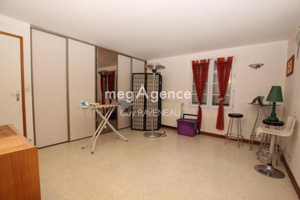 Maison à THOUARS, 79100 - 7 pièces 167m²