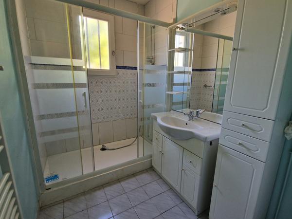 Maison à vendre 4 pièces SAINT JEAN D'ANGELY (17) 95 m² habitables- garage- jardin