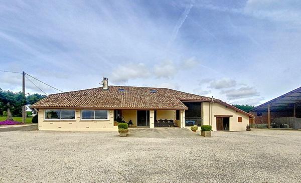 Grande maison de 180 m² avec dépendance au calme dans la nature proche de Montauban