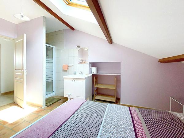 Grande maison de 180 m² avec dépendance au calme dans la nature proche de Montauban