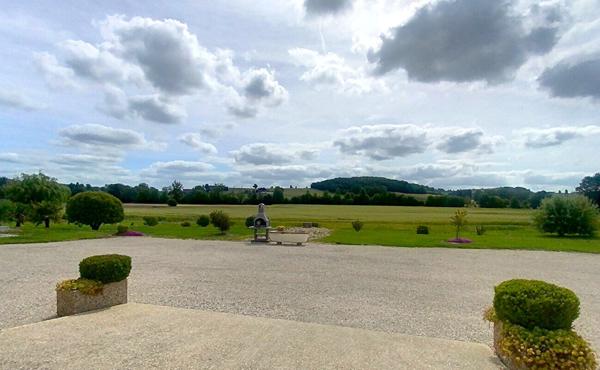 Grande maison de 180 m² avec dépendance au calme dans la nature proche de Montauban