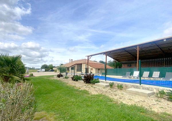 Grande maison de 180 m² avec dépendance au calme dans la nature proche de Montauban