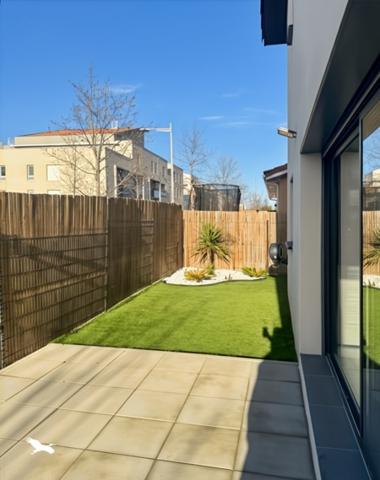 Maison 386 670 € Saint-Brès 4 p 97 m² DPE A