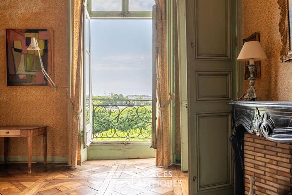 Élégance XVIIIe au cœur de la Cité Nantaise un appartement à réinventer
