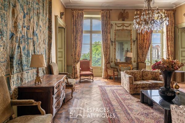 Élégance XVIIIe au cœur de la Cité Nantaise un appartement à réinventer