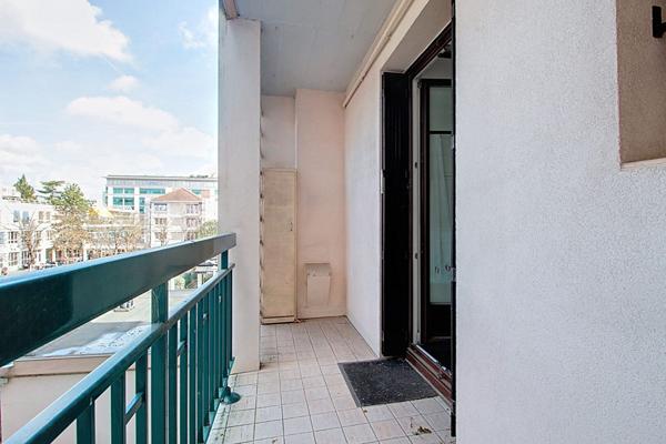 APPARTEMENT RUEIL-MALMAISON BORD DE SEINE 3 PIECES 2 CHAMBRES BALCONS EXPOSITION SUD-OUEST