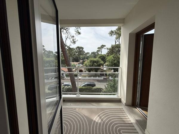 Abatilles appartement rénové avec vue dominante sur les pins Arcachon