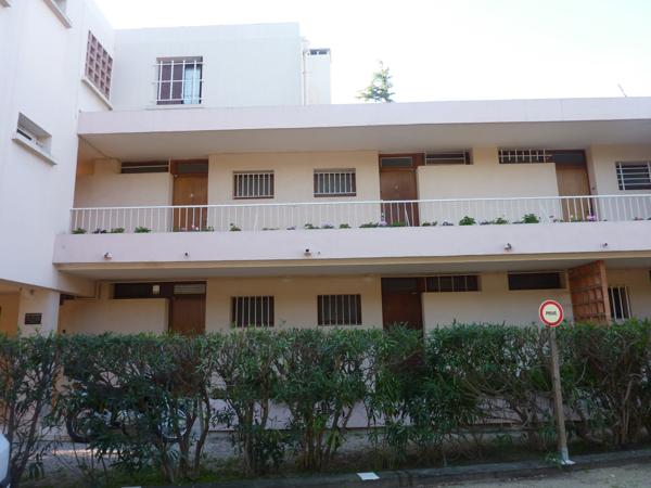 Cassis (13260) proche du port à pied, Grand T1 avec parking et balcon