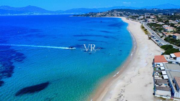 Ensemble immobilier, emplacement d'exception.