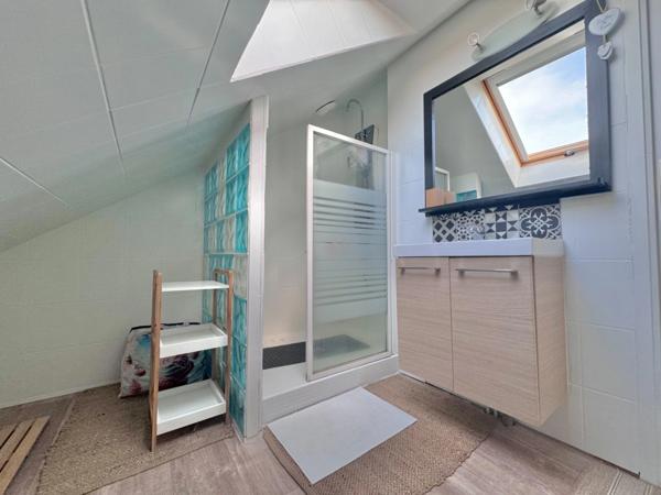 Maison à vendre 6 pièces FRENEUSE (78) - terrain 855 m² avec jardin - dépendance avec double garage - Piscine - véranda