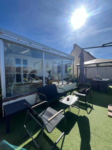 Maison à vendre 6 pièces FRENEUSE (78) - terrain 855 m² avec jardin - dépendance avec double garage - Piscine - véranda