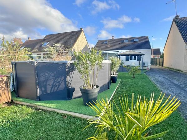 Maison à vendre 6 pièces FRENEUSE (78) - terrain 855 m² avec jardin - dépendance avec double garage - Piscine - véranda
