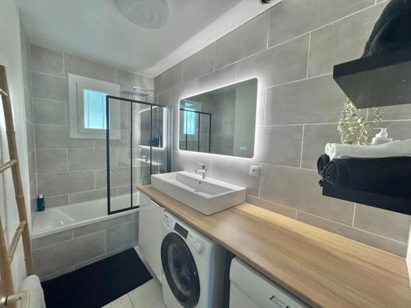 Maison à vendre 6 pièces FRENEUSE (78) - terrain 855 m² avec jardin - dépendance avec double garage - Piscine - véranda